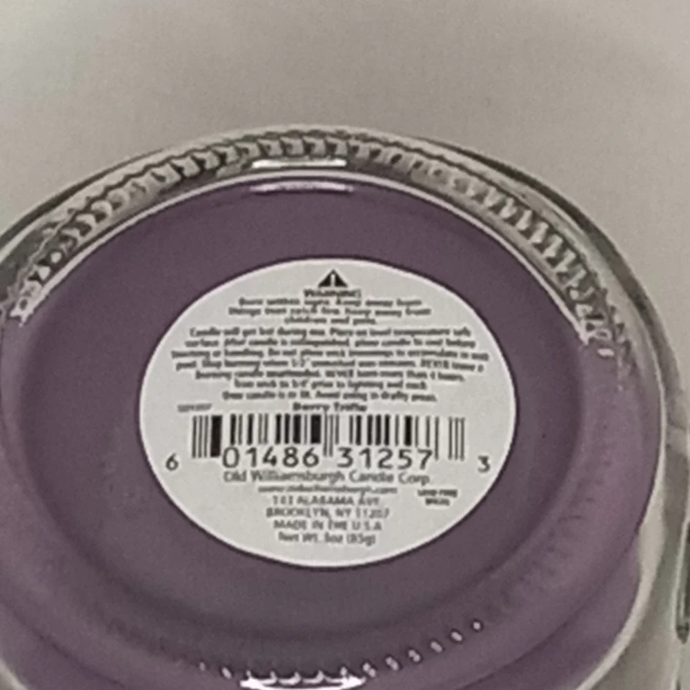 Old Williamsburg Berry Trifle Scented Candle Mason‎ Jar 3 oz, NEW